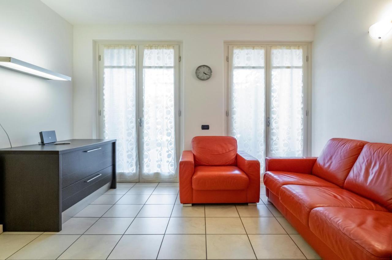 Piana Di Solaro Modern Flat & Swimming Pool Apartment Lerici Luaran gambar