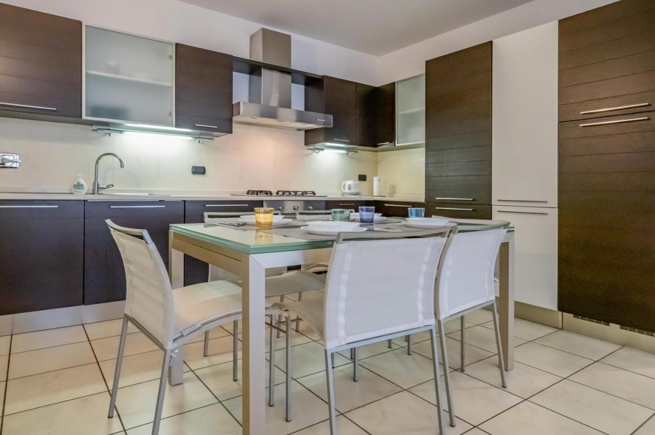 Piana Di Solaro Modern Flat & Swimming Pool Apartment Lerici Luaran gambar