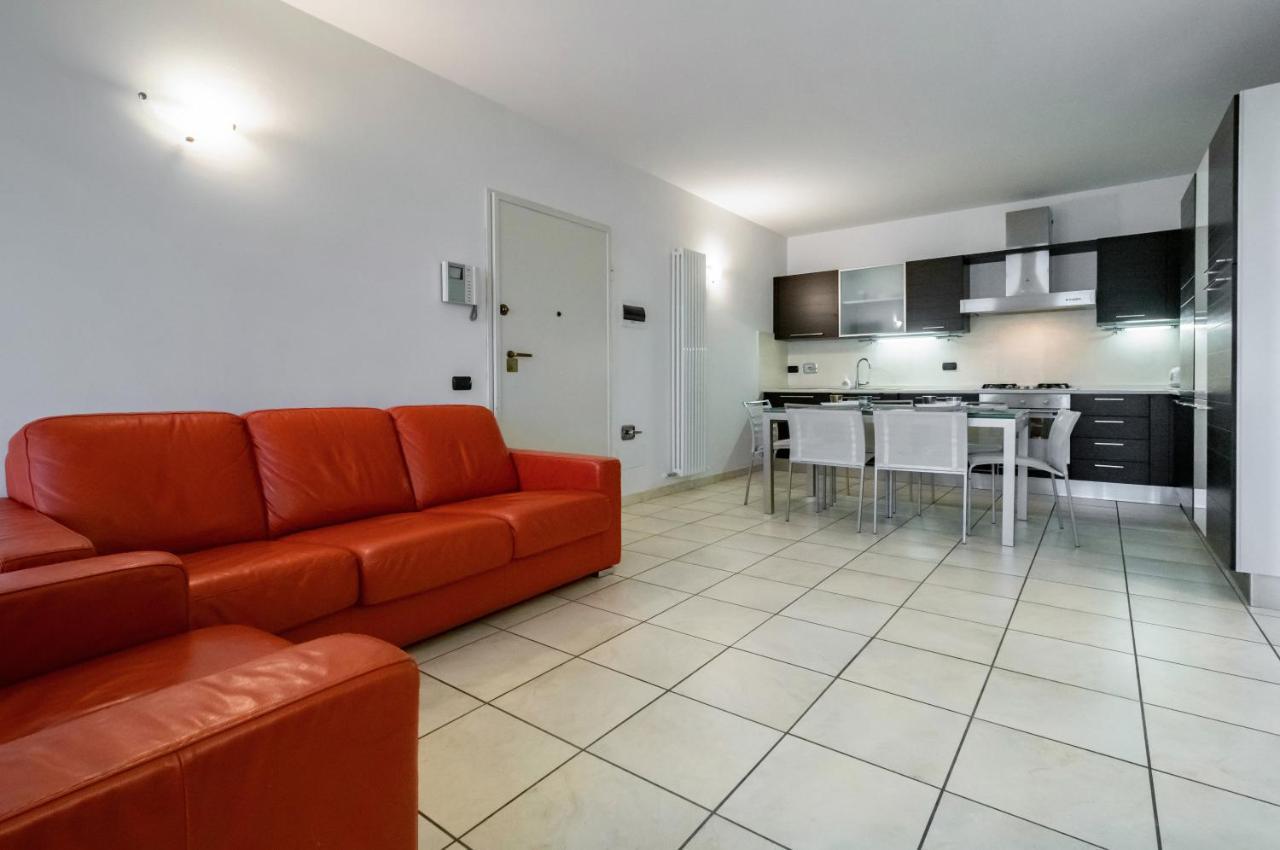 Piana Di Solaro Modern Flat & Swimming Pool Apartment Lerici Luaran gambar
